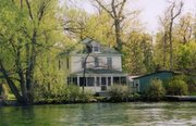 Kingston. Lake House