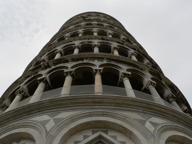 Leaning tower